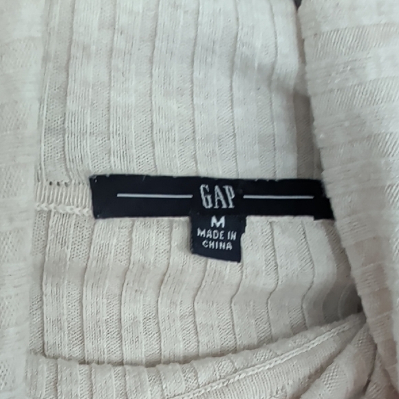 GAP Women's Cream/Tan Turtleneck Sweater - Picture 2 of 5